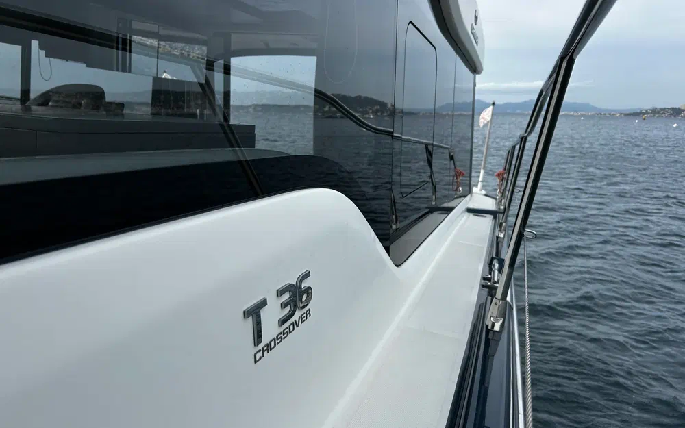 slider 15 Cranchi T 36 Crossover