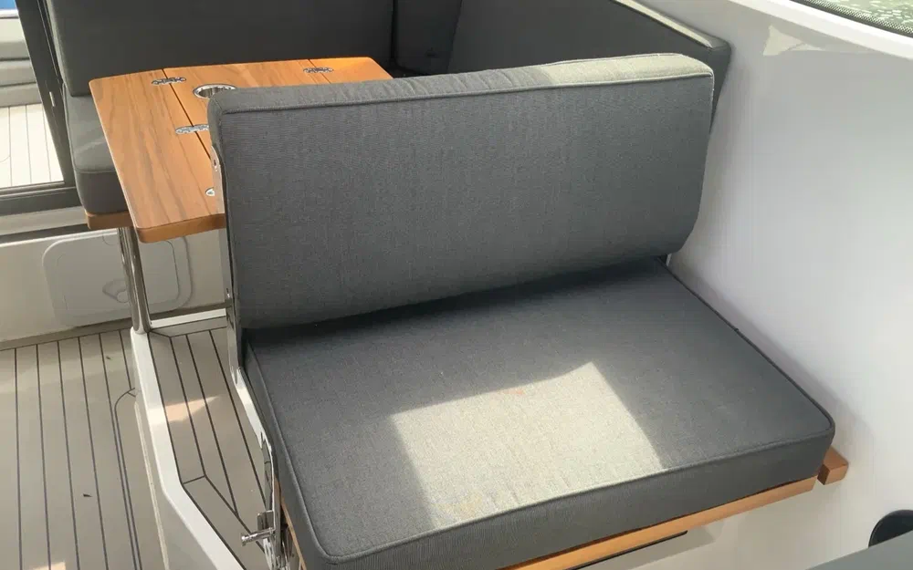 slider 7 XO Boats XO 270 RS Cabin