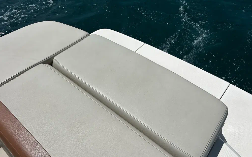 slider 9 Sea Ray 230 SPX