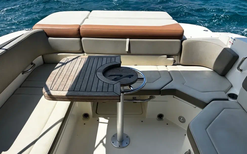 slider 8 Sea Ray 230 SPX