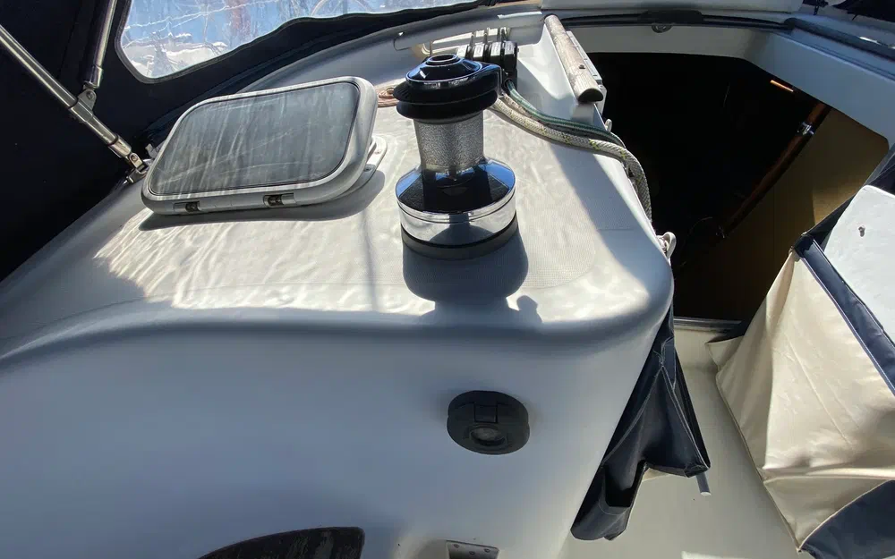 slider 22 Beneteau Oceanis 411 Celebration
