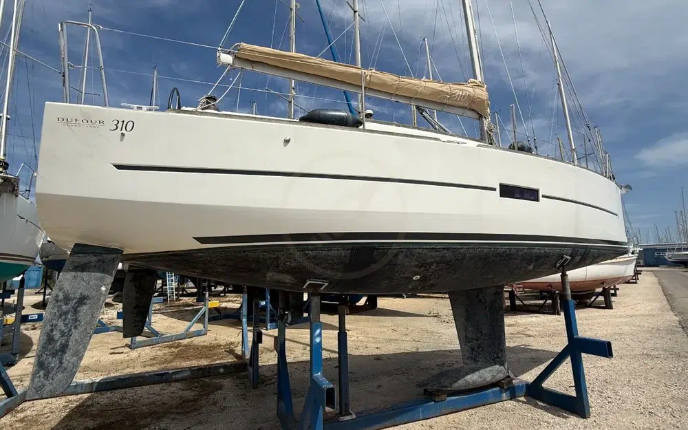 slider 35 Dufour 310 Grand Large