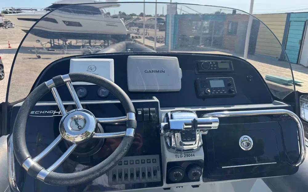 slider 6 Technohull Aquavite 888