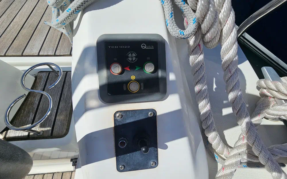 slider 12 Beneteau Oceanis 30.1