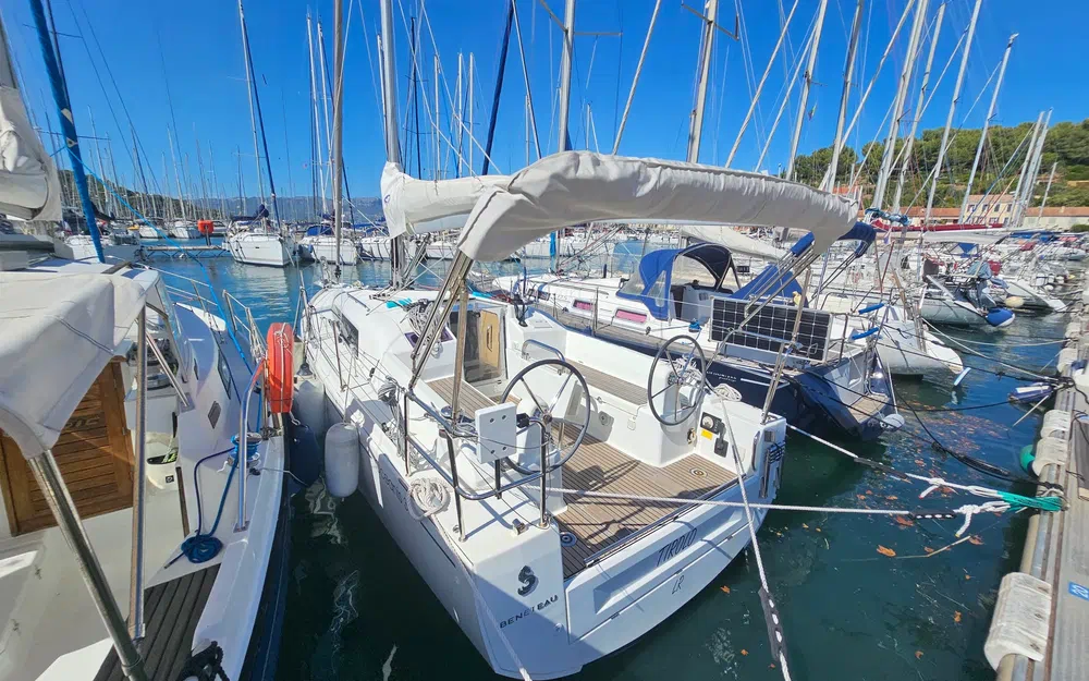 slider 3 Beneteau Oceanis 30.1