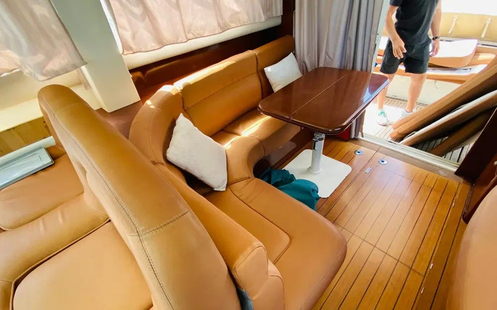 slider 1 Jeanneau Prestige 36 Fly