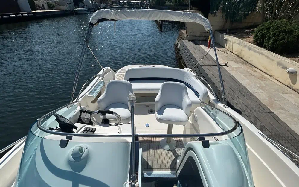 slider 6 Rio Yachts 850 Cruiser