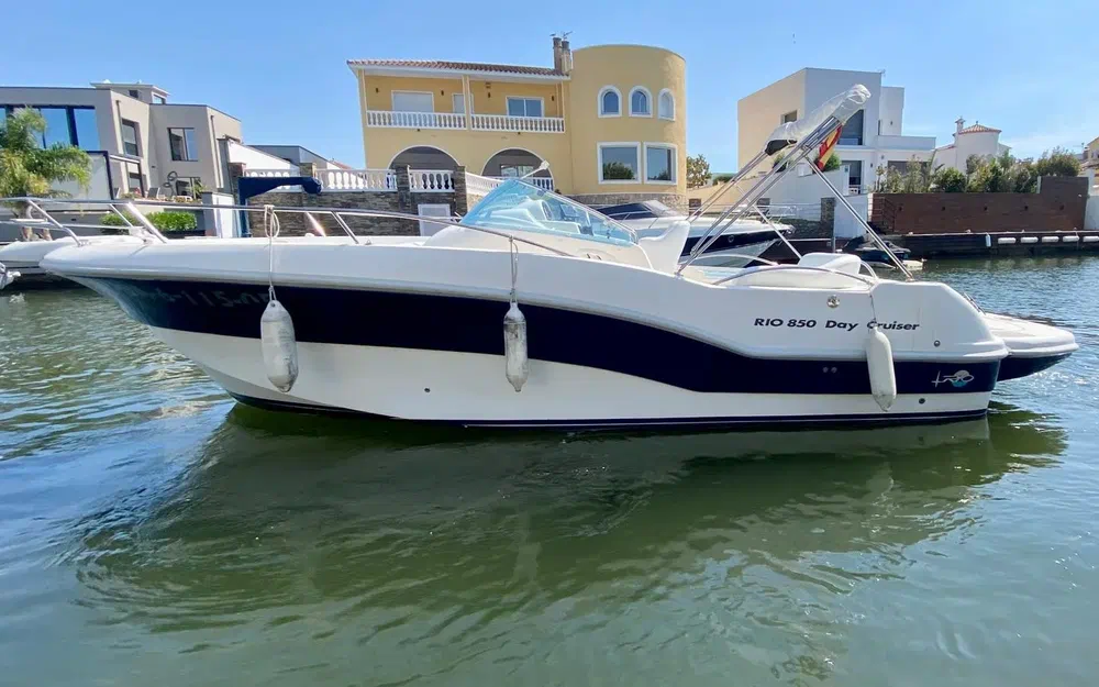slider 0 Rio Yachts 850 Cruiser