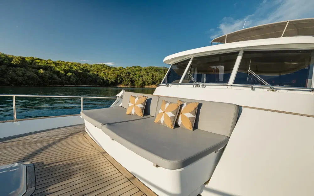 slider 14 Beneteau Swift Trawler 52