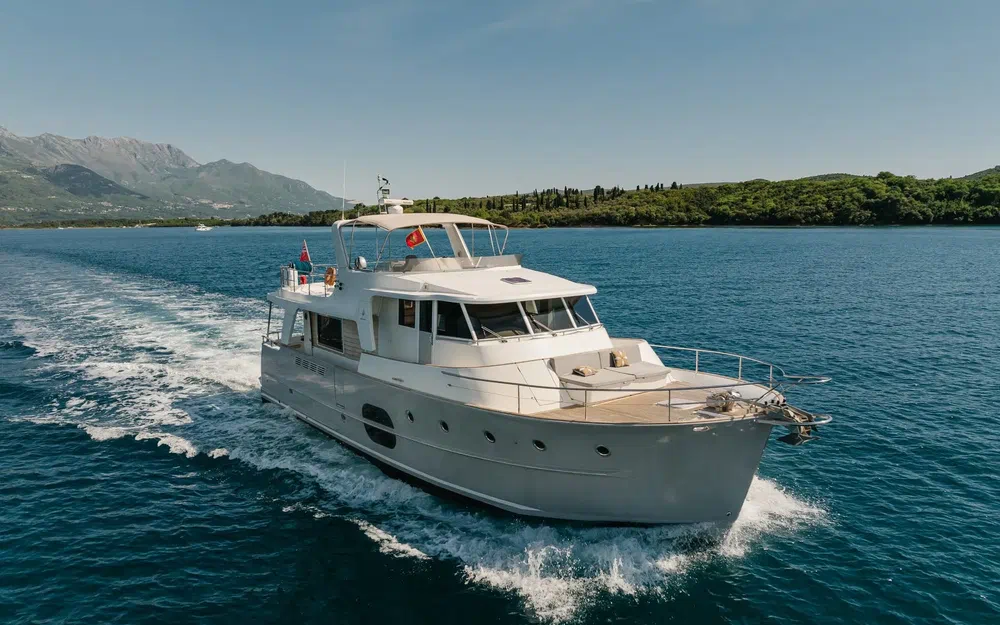 slider 3 Beneteau Swift Trawler 52