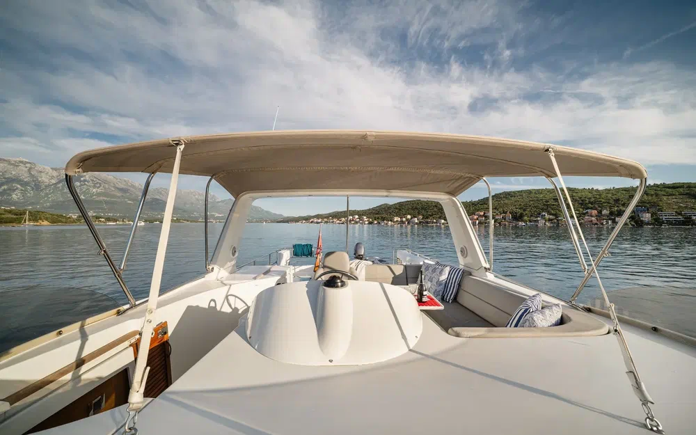 slider 10 Beneteau Swift Trawler 52
