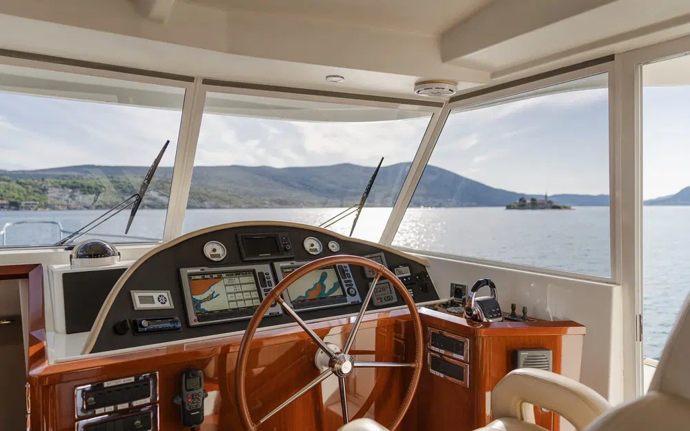 slider 18 Beneteau Swift Trawler 52