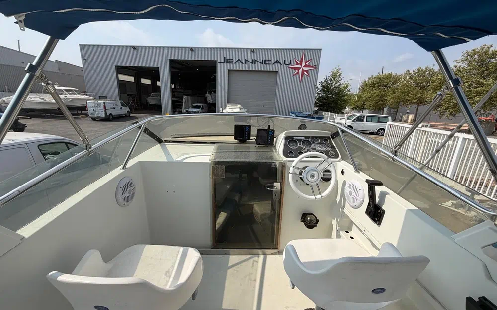 slider 5 Jeanneau Leader 650 performance