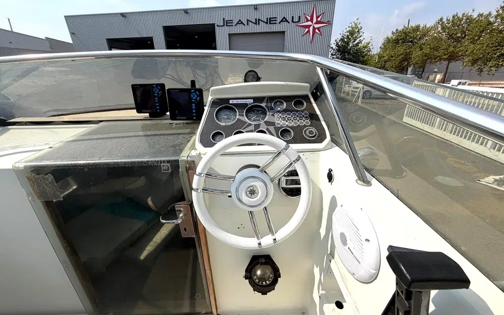 slider 7 Jeanneau Leader 650 performance