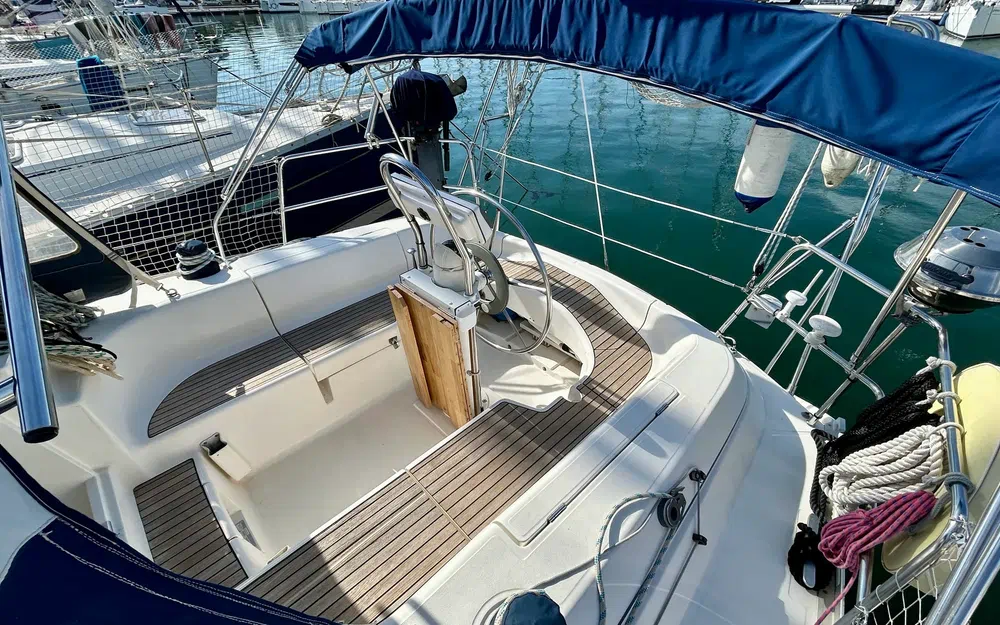 slider 12 Dufour 36 CLASSIC