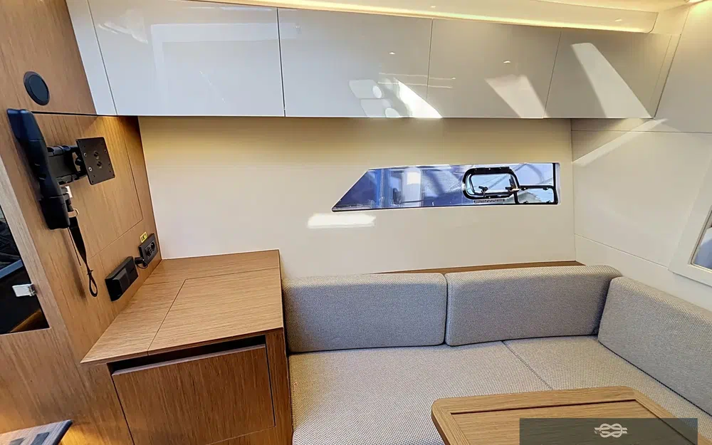 slider 10 Beneteau Gran Turismo 36