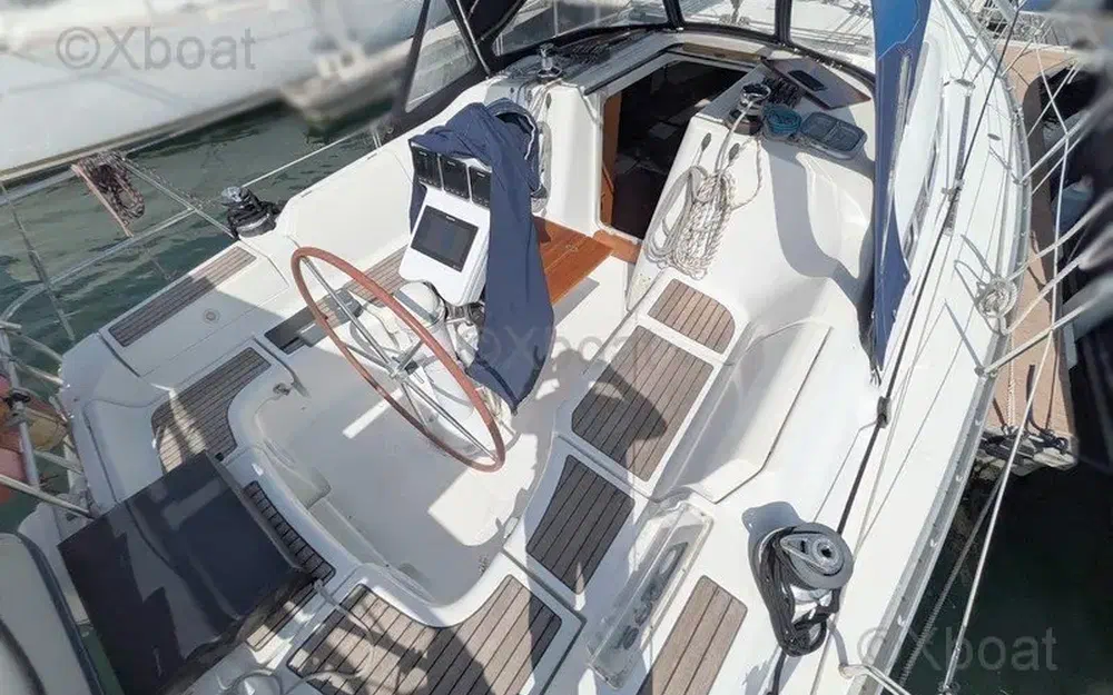 slider 1 Beneteau Oceanis 373 Clipper