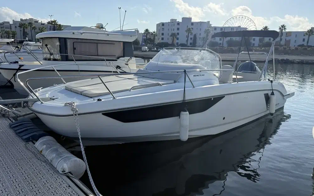 slider 0 Beneteau Flyer 8 SUNdeck