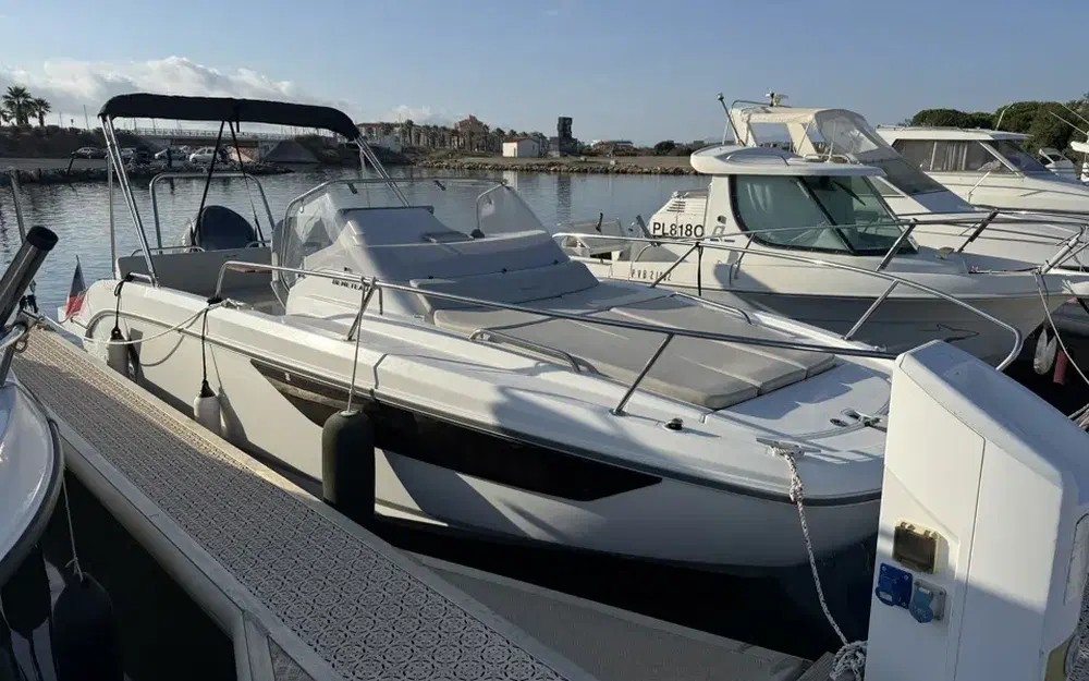 slider 1 Beneteau Flyer 8 SUNdeck