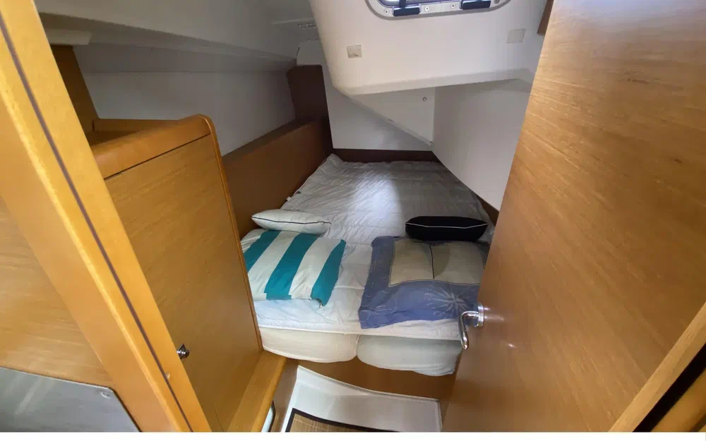 slider 10 Jeanneau Sun Odyssey 349