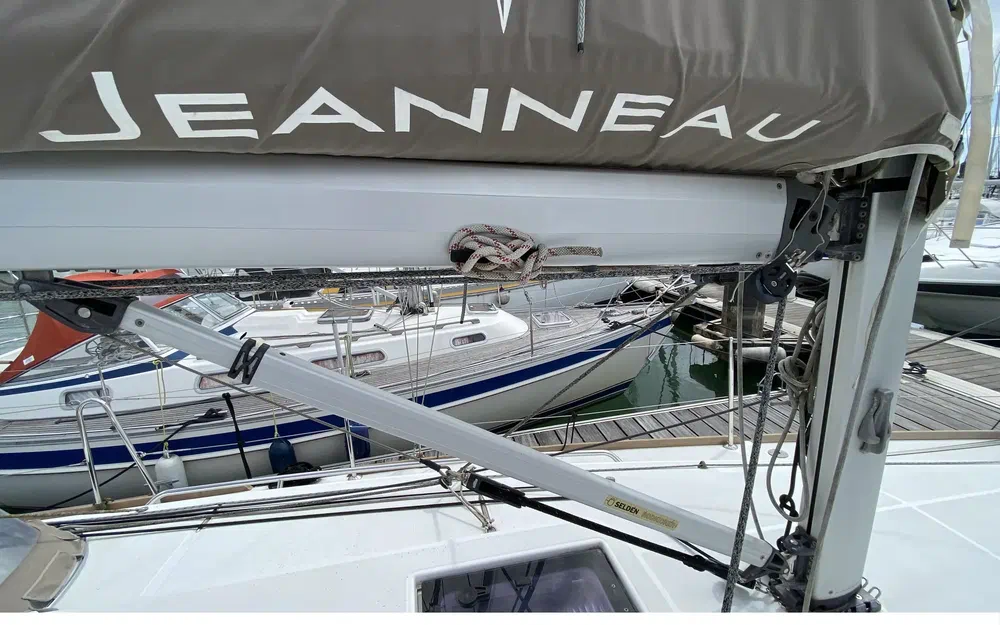 slider 17 Jeanneau Sun Odyssey 349