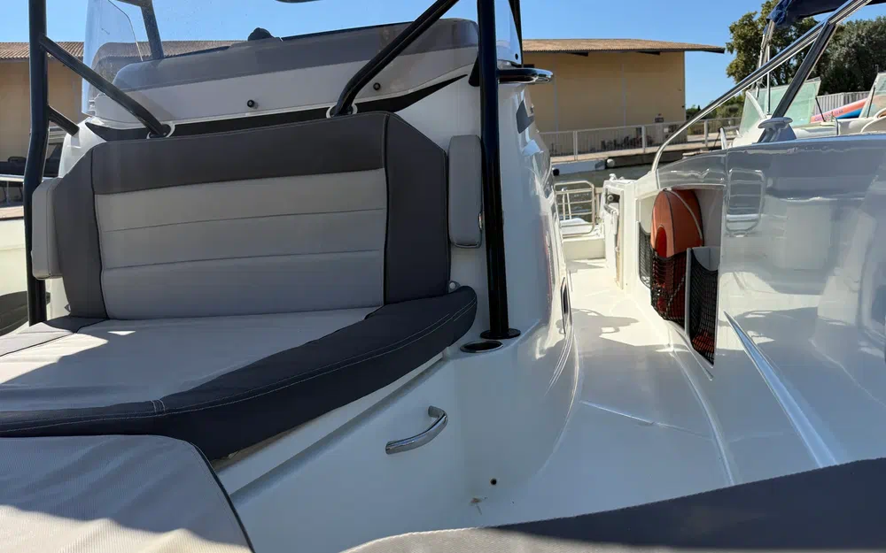 slider 8 Jeanneau Cap Camarat 9.0 CC
