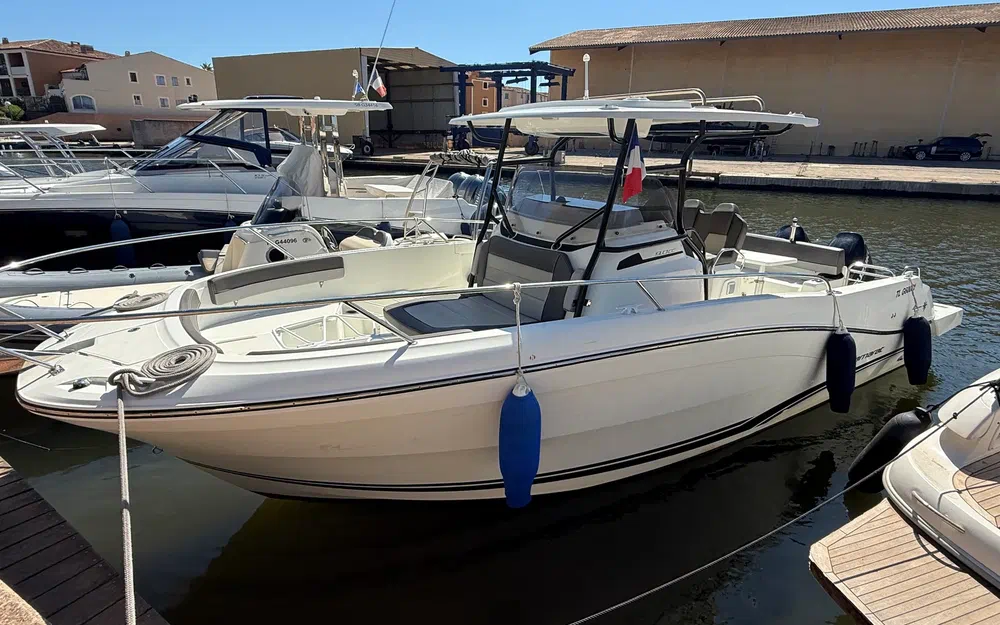 slider 1 Jeanneau Cap Camarat 9.0 CC
