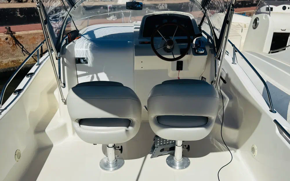 slider 10 Kelt White Shark 248