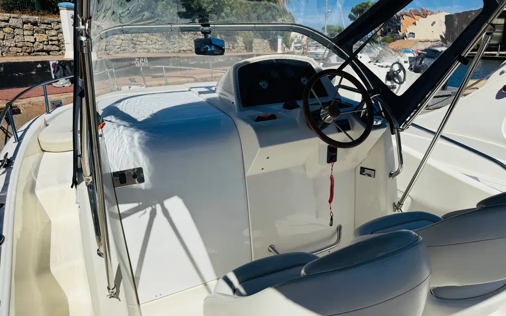 slider 8 Kelt White Shark 248