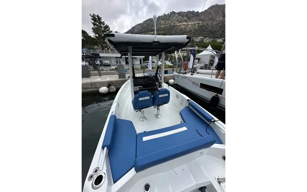 slider 1 Jeanneau Cap Camarat