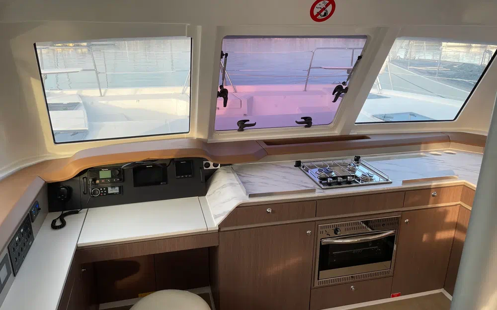 slider 3 Bali Catamarans Catspace