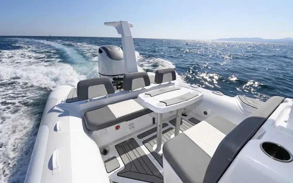 slider 2 Gala Boats Viking V7