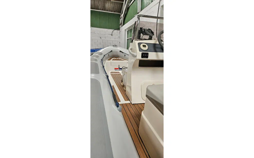 slider 3 Valiant 520 Vanguard