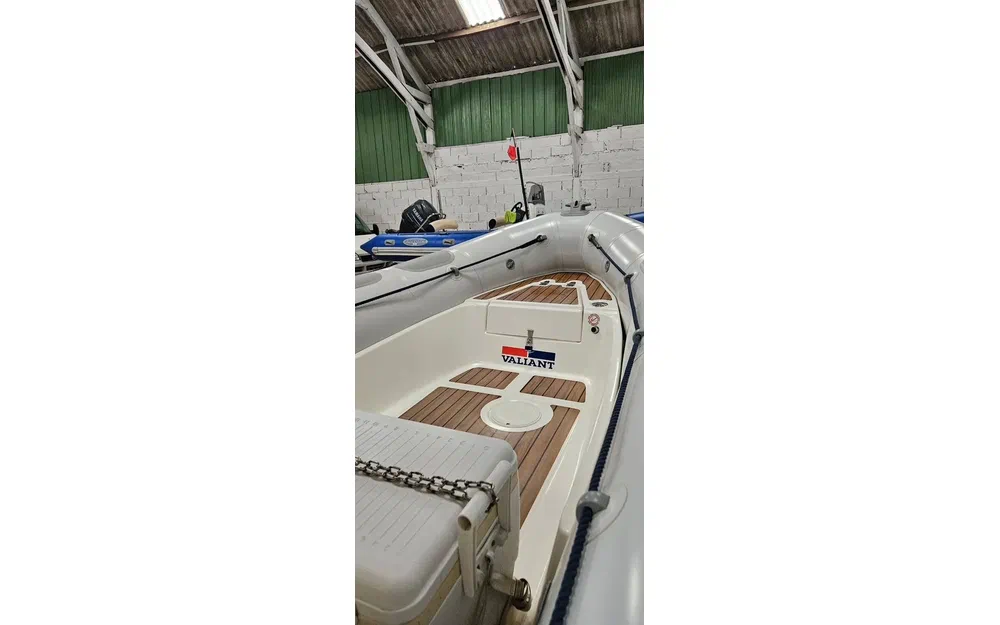 slider 7 Valiant 520 Vanguard