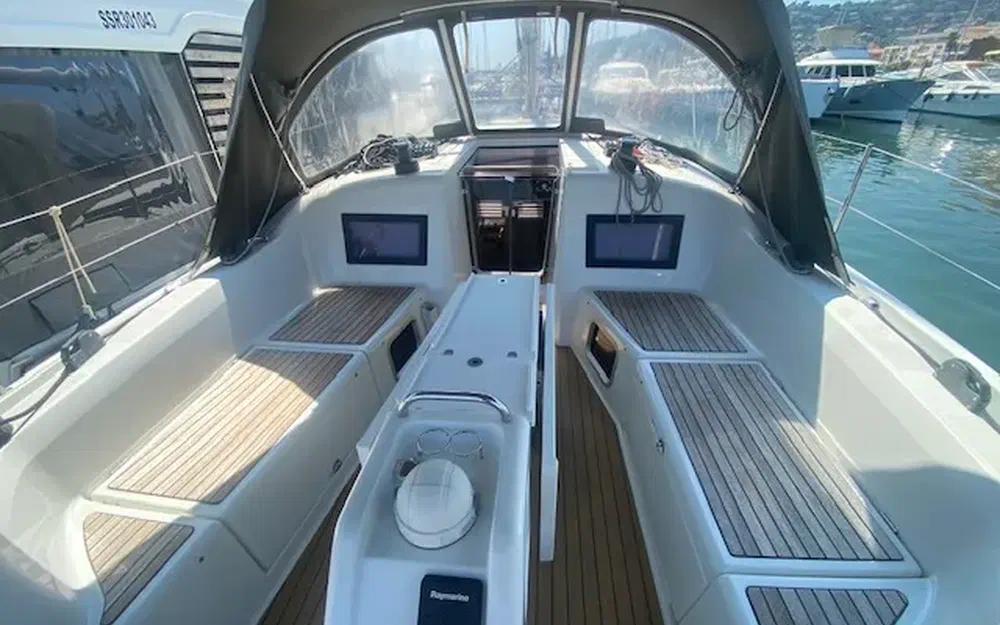 slider 13 Jeanneau Sun Odyssey 410