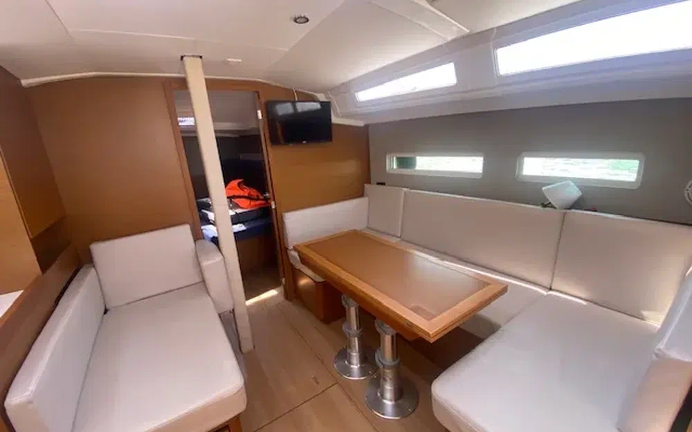 slider 19 Jeanneau Sun Odyssey 410
