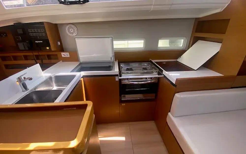 slider 20 Jeanneau Sun Odyssey 410