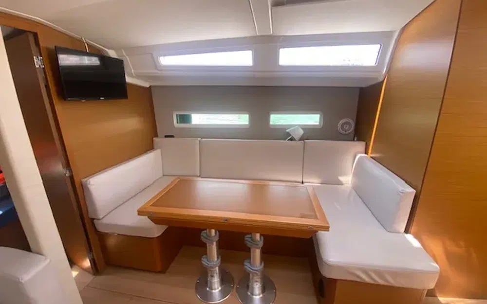 slider 21 Jeanneau Sun Odyssey 410