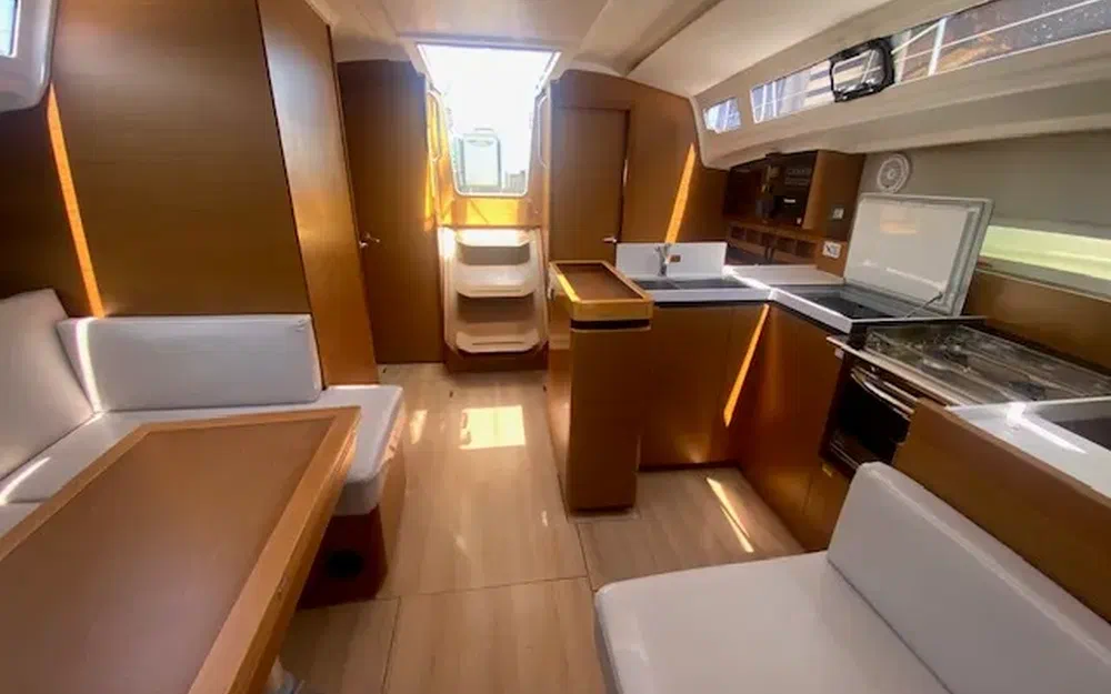 slider 25 Jeanneau Sun Odyssey 410