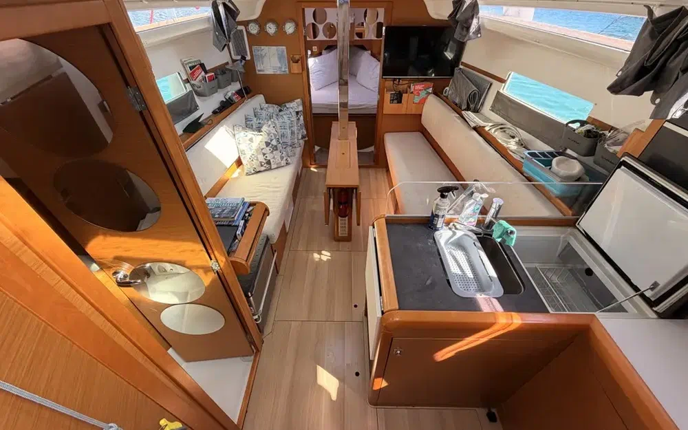 slider 18 Jeanneau Sun Odyssey 349