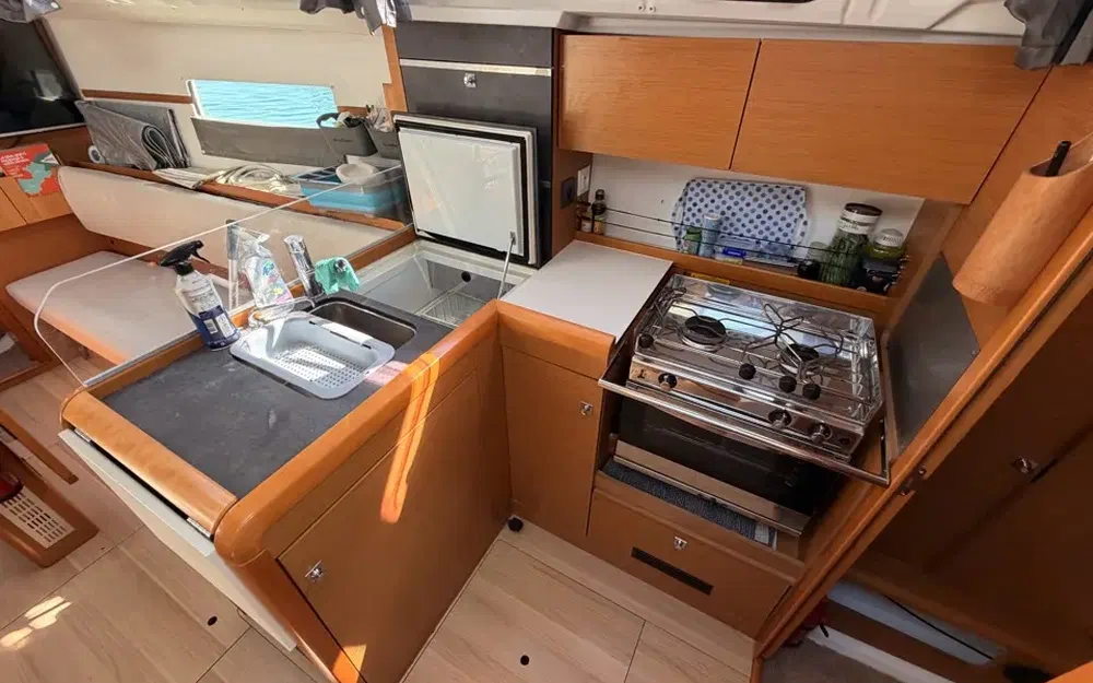 slider 19 Jeanneau Sun Odyssey 349