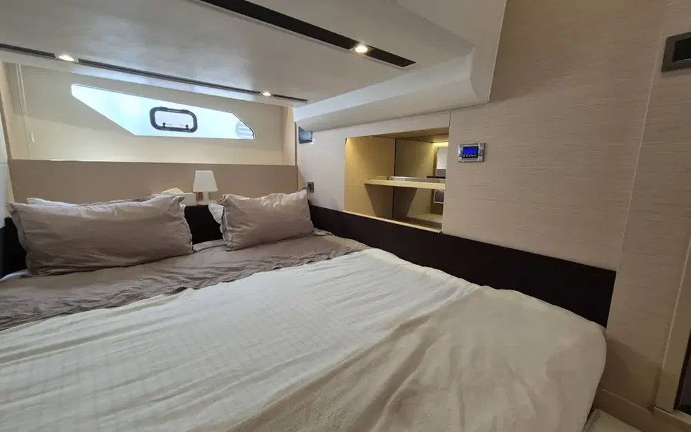 slider 17 Prestige Yachts 420 Fly