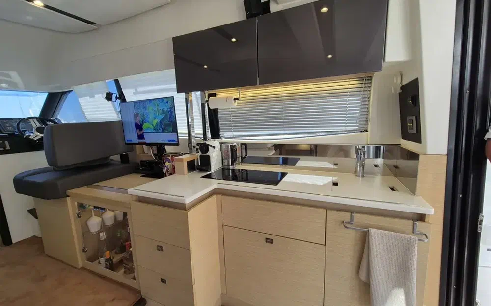 slider 37 Prestige Yachts 420 Fly