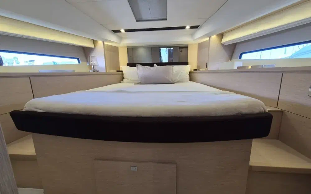 slider 3 Prestige Yachts 420 Fly