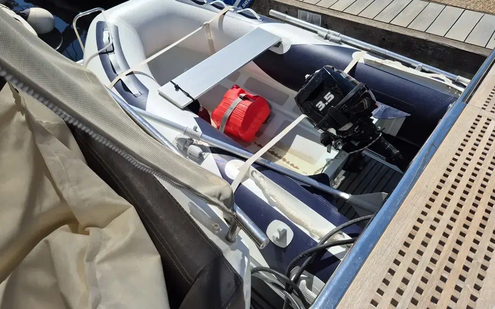 slider 5 Prestige Yachts 420 Fly