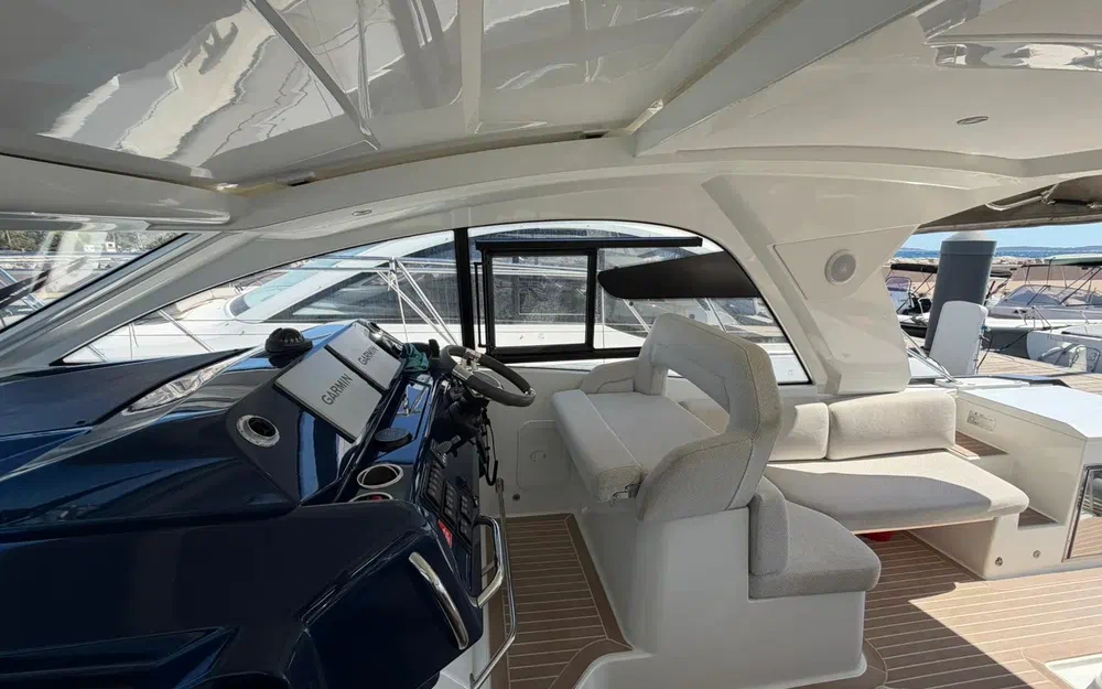 slider 9 Beneteau Gran Turismo 36
