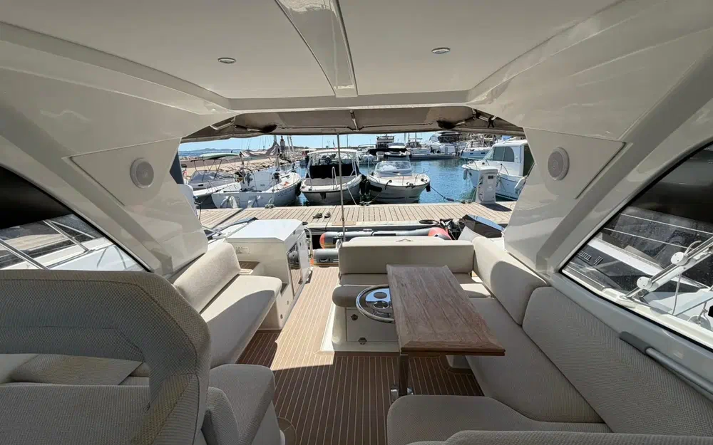 slider 9 Beneteau Gran Turismo 36