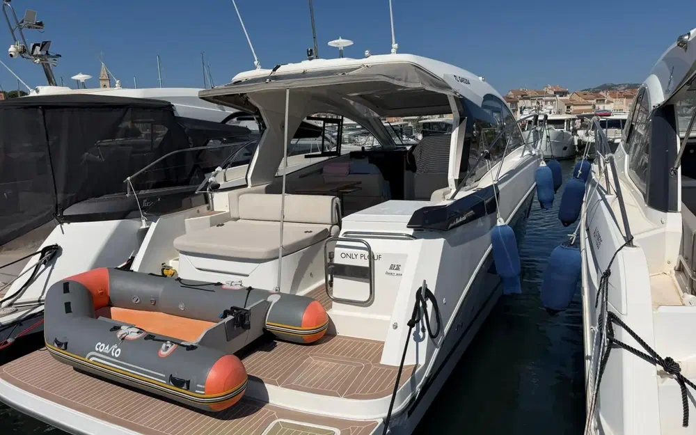 slider 11 Beneteau Gran Turismo 36