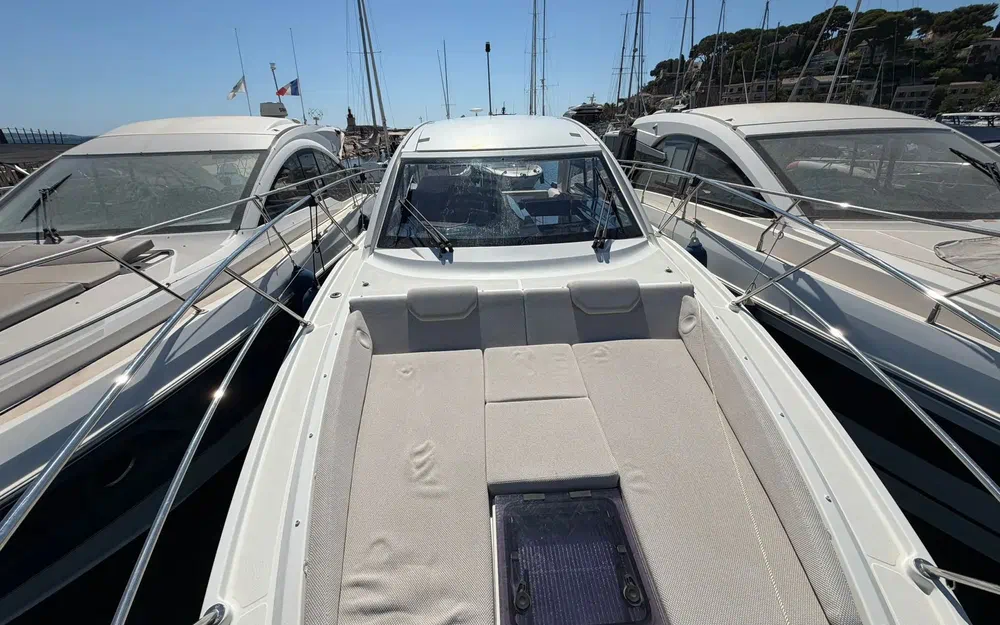 slider 16 Beneteau Gran Turismo 36