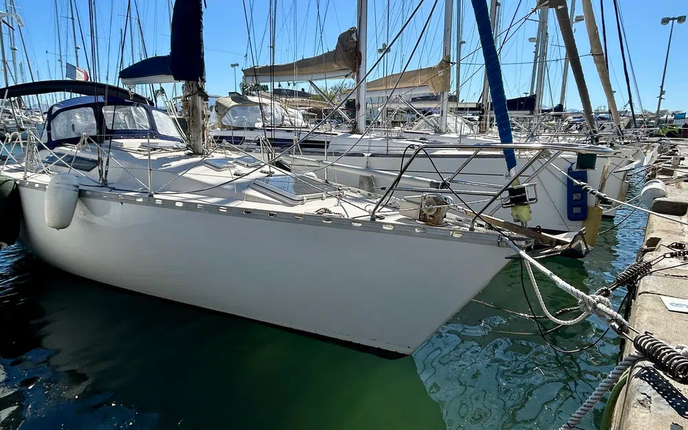 slider 10 Beneteau First 35
